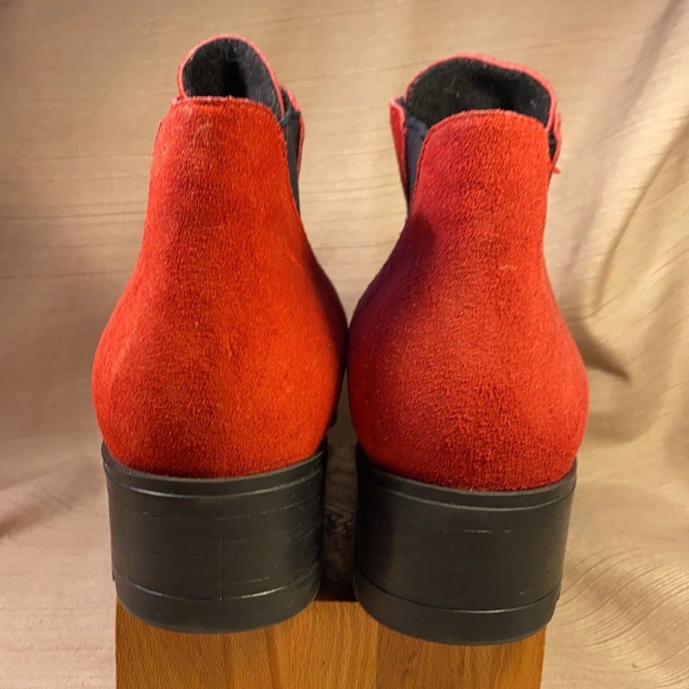 Barbo NWOT leather booties made in Canada 🇨🇦 - Picture 5 of 16